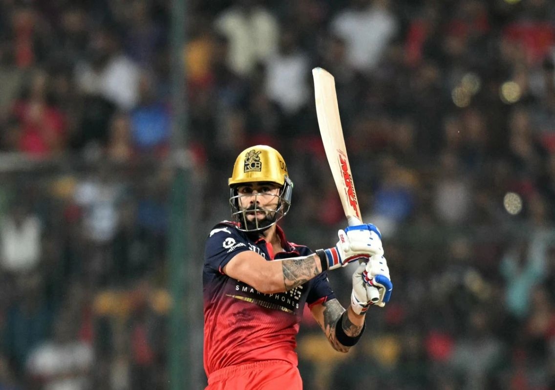 Kohli hits 800 fours, 300 sixes in IPL history - News Karnataka