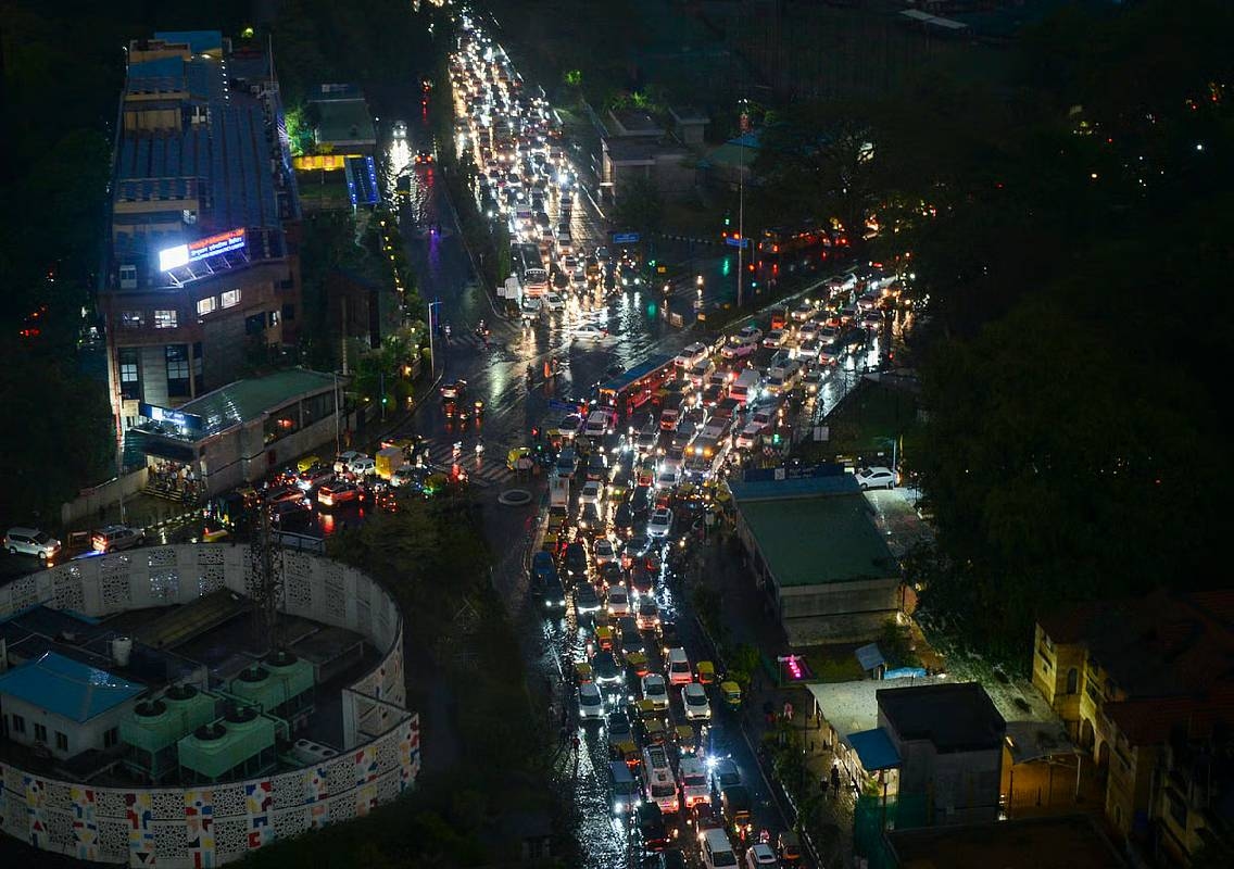 Bengaluru rain brings 10°C drop, IMD issues orange alert - News Karnataka