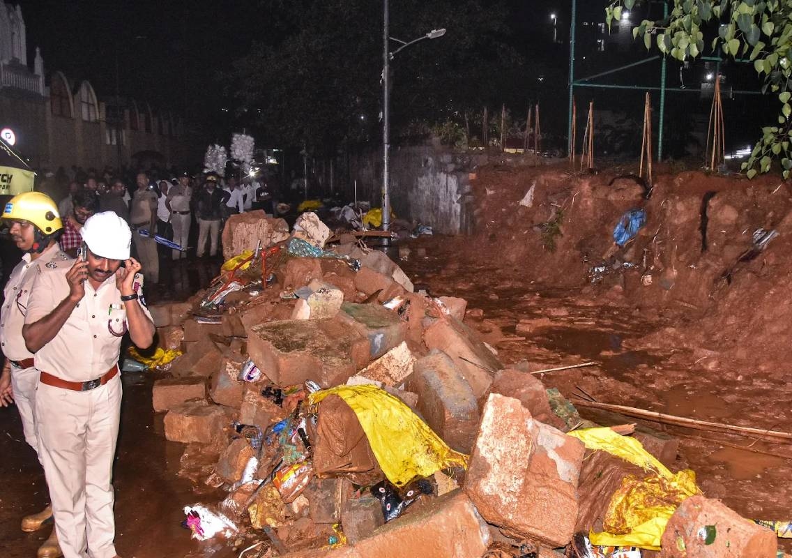 Bengaluru wall collapse: CM suspends engineer - News Karnataka