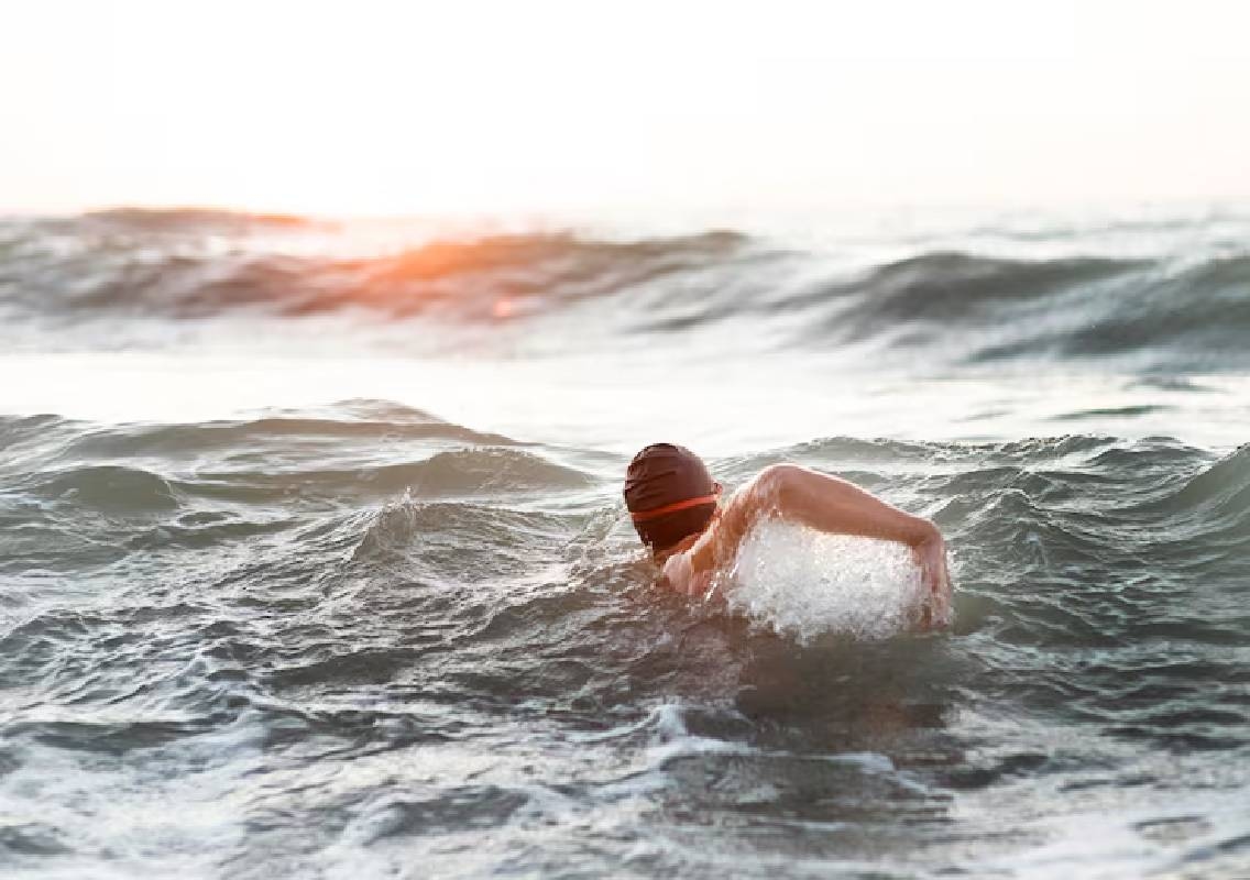 Bengaluru couple swims from Sri Lanka to India - News Karnataka
