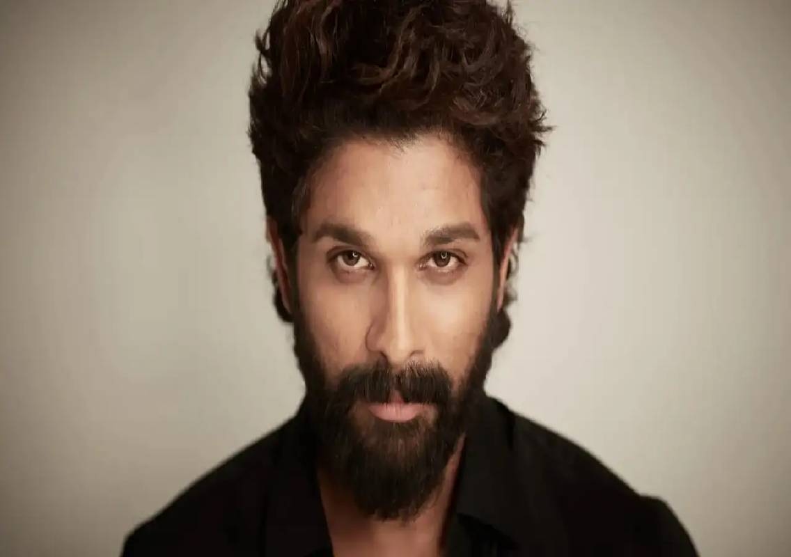 Allu Arjun trolled over flag post, deletes it later - News Karnataka