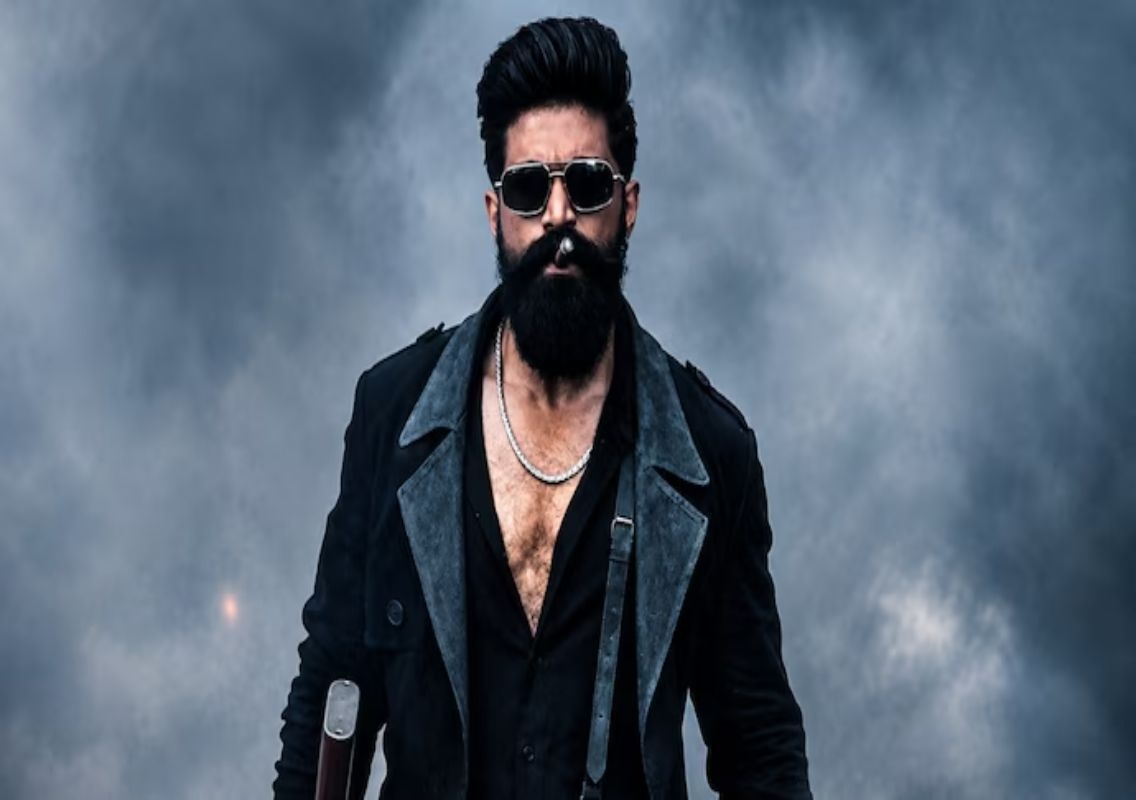 Yash's Toxic crosses Rs 27 crore in advance bookings - News Karnataka