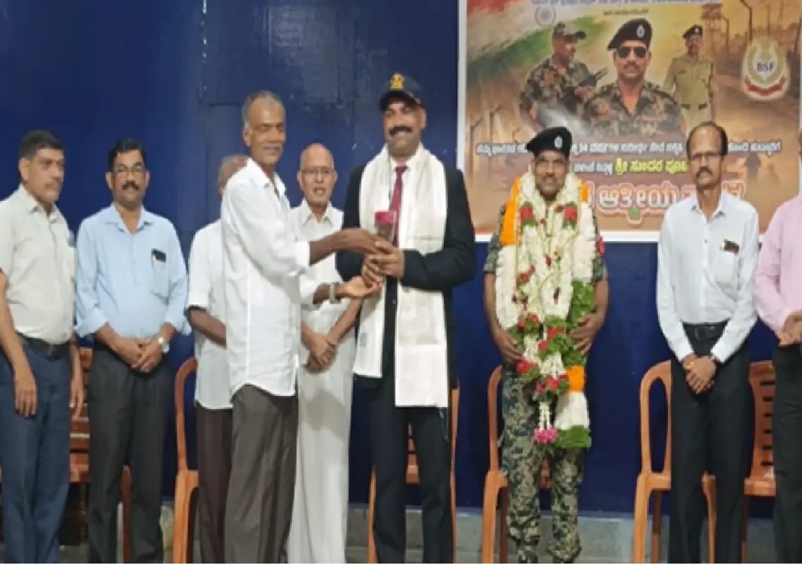 Retired Army veteran Sundar Poojary receives grand welcome home - News Karnataka