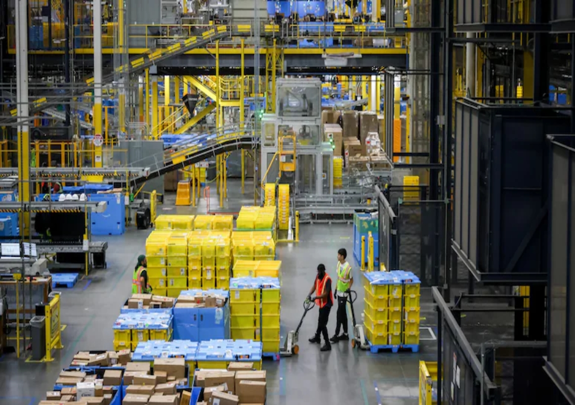 Amazon to Hire 300,000 Workers for Holiday Season - News Karnataka