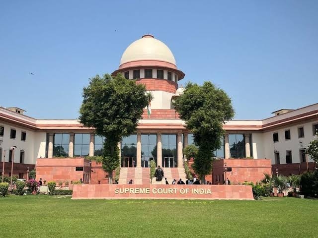 Supreme Court leaves money-lending bars to trial courts - News Karnataka