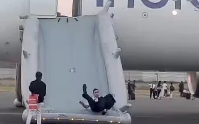 IndiGo Flight Evacuated: Bomb Threat Delays Delhi-Varanasi Trip