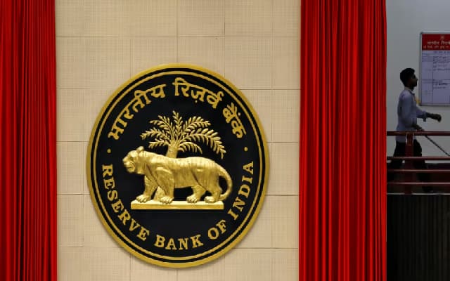 RBI Penalizes ICICI & YES Bank for Regulatory Breaches