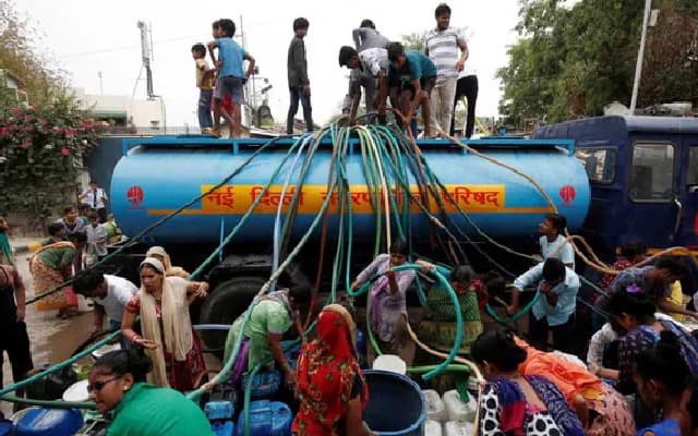Delhi Govt Seeks Supreme Court Aid Amid Water Crisis & Heatwave
