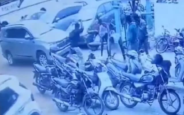 Man Hacked To Death On Busy Road In Tamil Nadu’s Tirunelveli