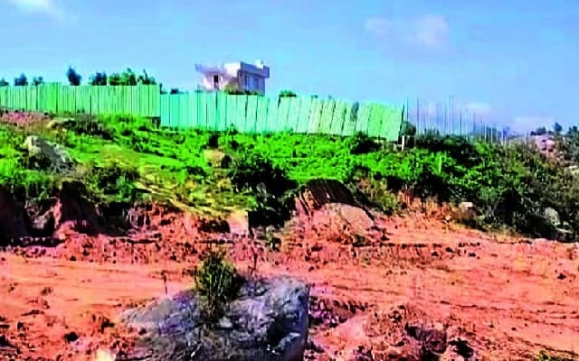 Police Probe Suicide at Darshan Farm Amid Murder Case Accusations