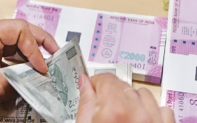 CA warns of ₹46 lakh losses in F&O trading by BTech student, urges caution