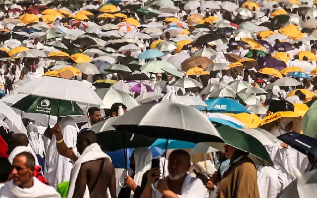 Hajj Death Toll Tops 1,000; 630 Unregistered Egyptian Pilgrims Among Dead