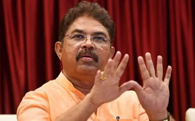 CM Siddaramaiah Masterminded DK Suresh’s Defeat, Claims R Ashoka