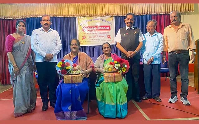 University College Mangalore Alumni Association Honours Retired Teachers