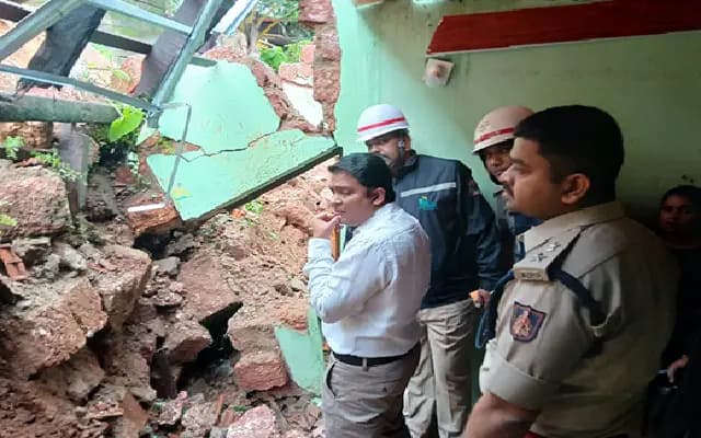 U T Khader Provides Compensation to Madaninagar House Collapse Victim