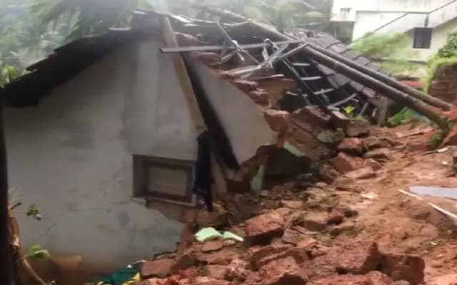 Repeated Wall Collapse in Bajal Pallakere Causes Concern Among Locals