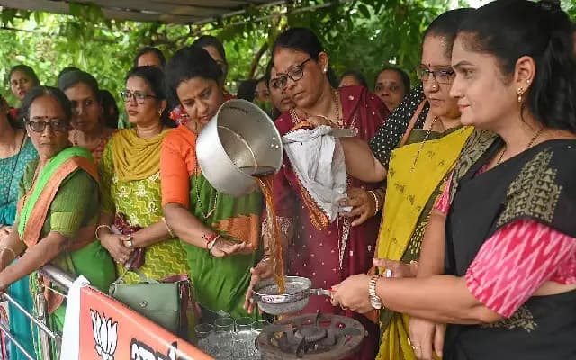 BJP Mahila Morcha Protests Milk Price Hike in Mangaluru