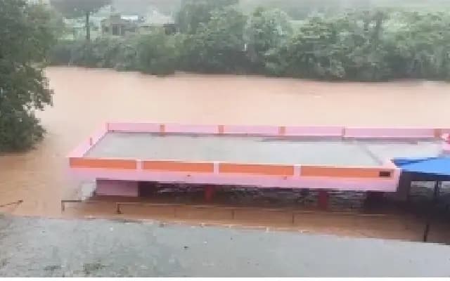 Incessant Rains Cause Havoc in Jamboti-Kankumbi and Western Ghats