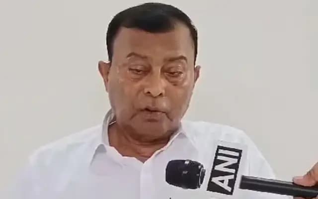 Hathras Tragedy: Bhole Baba Expresses Condolences as Main Accused Surrenders