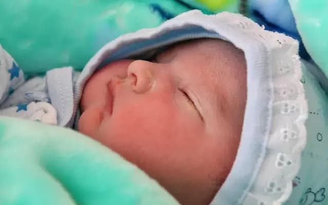 Swift Response Saves Mother and Baby in Emergency Home Birth
