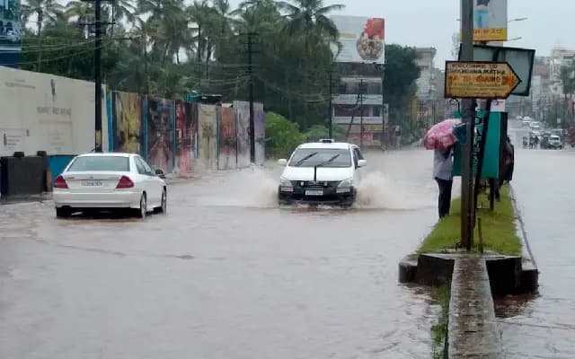 Heavy Rains Cause Disruptions in Dakshina Kannada and Udupi Districts