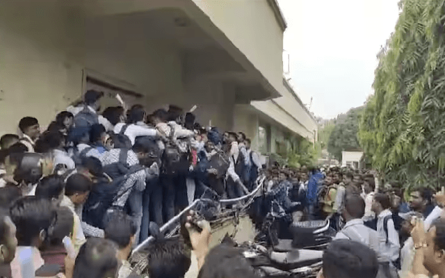 Gujarat job-seekers cause stampede at chemical firm’s interview