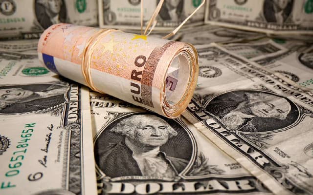 India’s Forex Reserves Hit Record High of $666.854 Billion