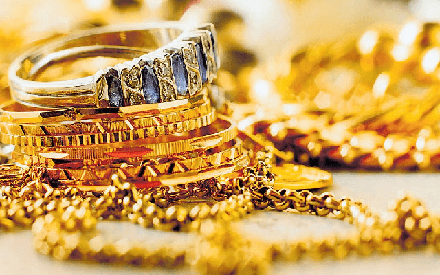 Friend Steals 90 grm Gold; Bengaluru Police Pursue Accused