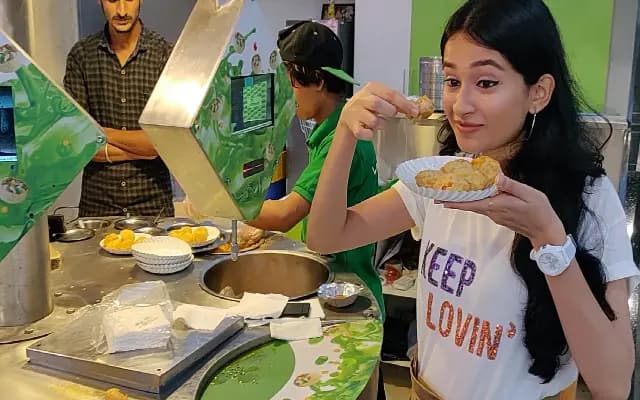 Bengaluru’s Innovative Pani Puri Vending Machine Goes Viral