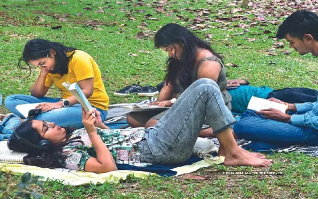 Bengaluru Tech Professionals Find Silver Lining Amid Global Tech Breakdown