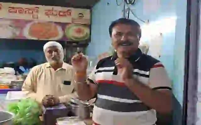 Honest Mistake: Teacher Returns Rs 50,000 Mistakenly Given Instead of Idli Vada