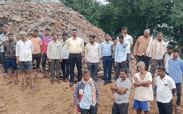 Leopard Sighting in Mudalagi Prompts School Closure; Residents Warned