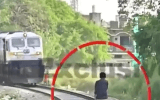 Man Jumps on Tracks, Blows Kiss to Stop Train; Loco Pilot’s Response Goes Viral