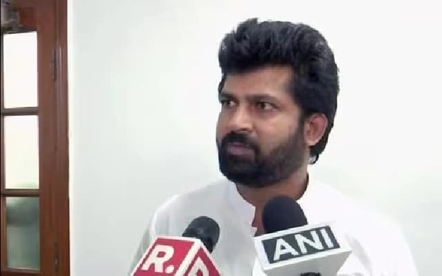 Prathap Simha Criticizes Dynastic Politics in Karnataka
