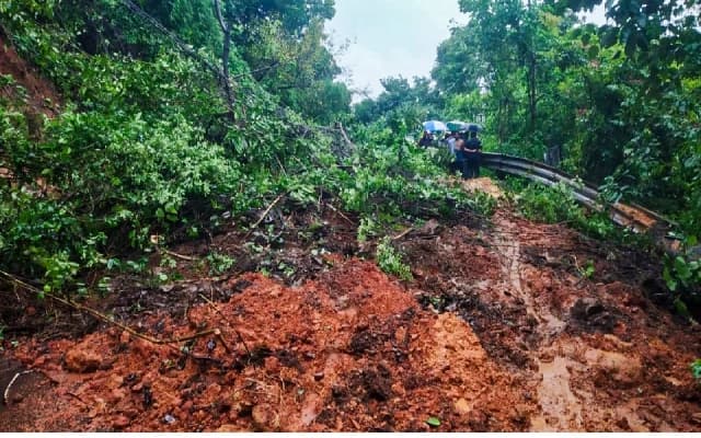 Mangaluru Slowly Recovers from Heavy Rainfall and Landslides