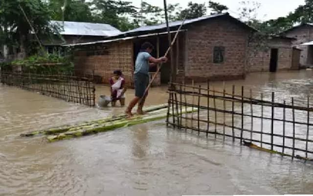 Deputy Commissioner Assesses Flood Damage in Bantwal, Announces Relief Measures