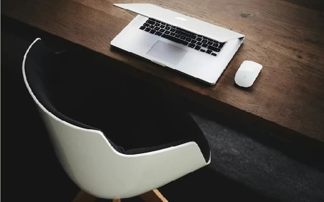 Mumbai MBB Consultant Seeks Advice on Job Offers: WFH vs. Relocation