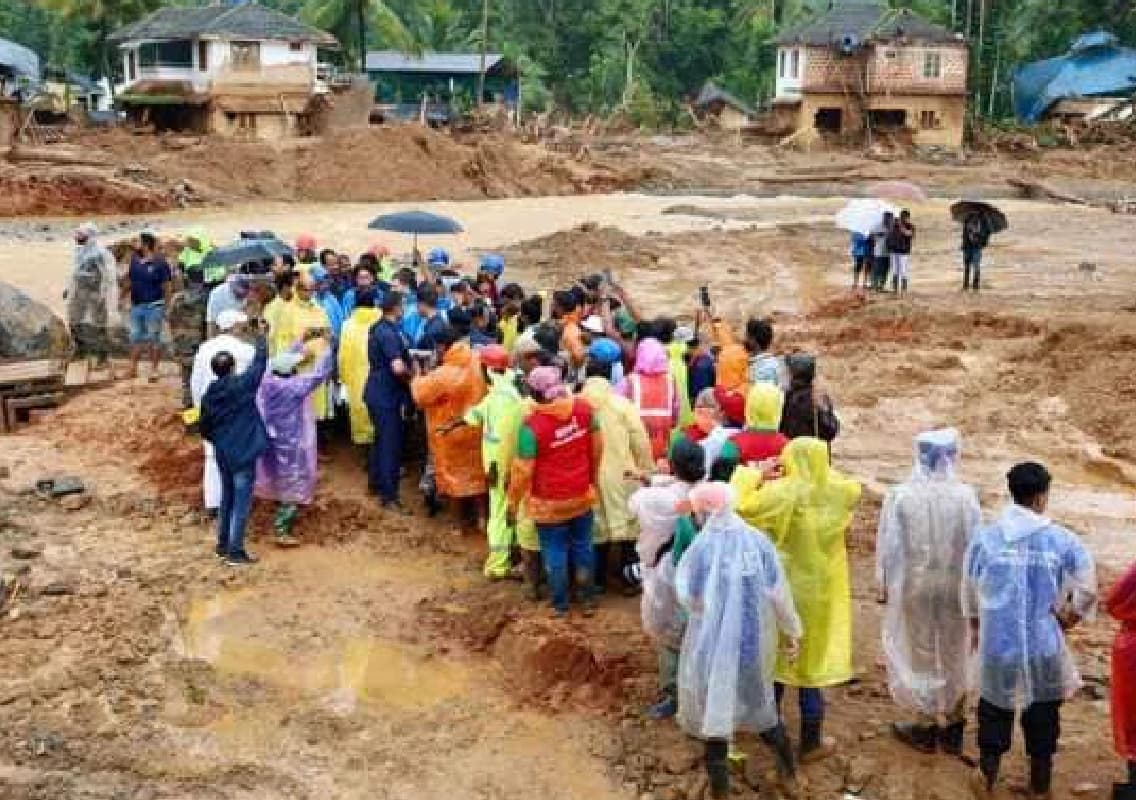 Indian Army Rescues 4 from Wayanad Rubble; Ongoing Landslide Crisis Claims 308 Lives