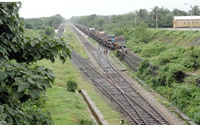 MLA Yashpal Suvarna Inspects Konkan Railway Station, Calls for Urgent Upgrades