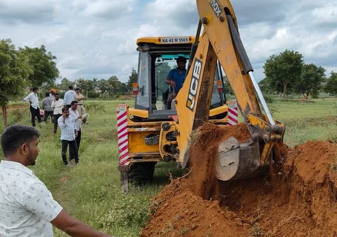 Kanakapura Villagers Praise Officials for Clearing Encroached Road