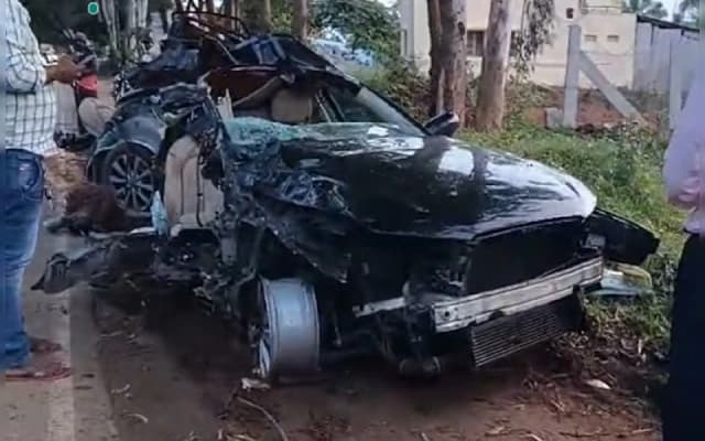 Tragic Car Crash Claims Lives of Three Engineering Students in Kolar