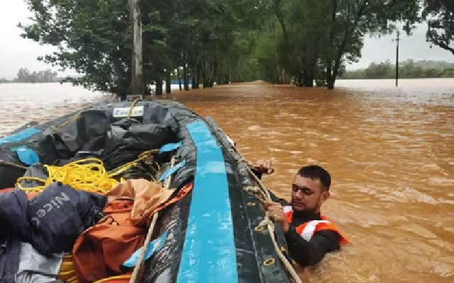 Karnataka Energy Minister Requests Additional Relief for Chikkamagalur’s Flood Damage