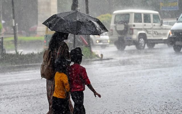 Heavy Rainfall Draws Tourists to Karnataka’s Monsoon Hotspots