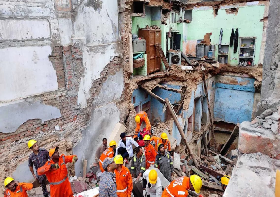 Woman Killed, Five Rescued After Collapse of Two Old Houses Near Kashi Vishwanath