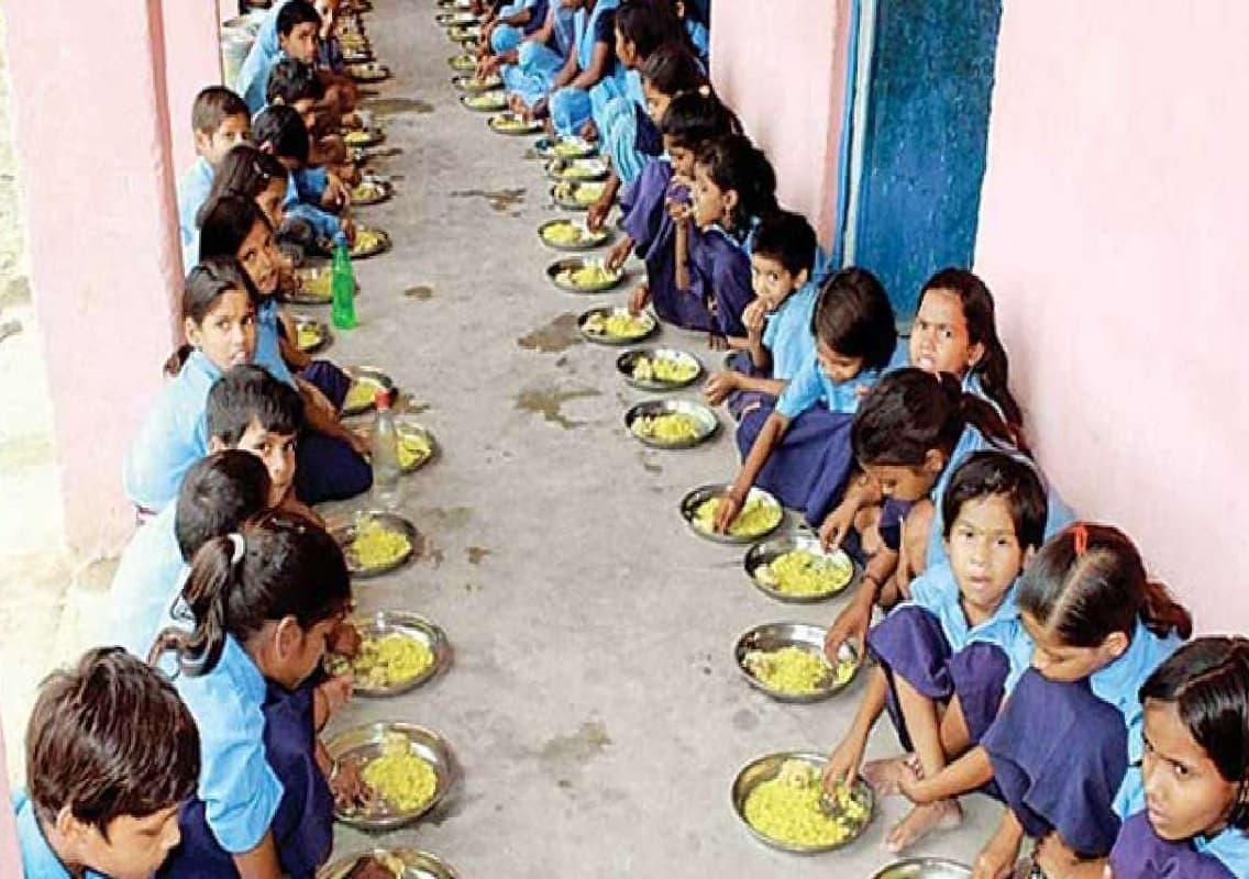 Over 100 Students Hospitalized in Odisha After Finding Dead Lizard in Midday Meal