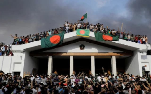 Mangalore University Supports Bangladeshi Students Amid Political Crisis