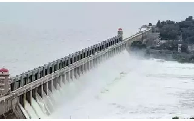 Urgent Alert Issued After Tungabhadra Dam Gate Washed Away