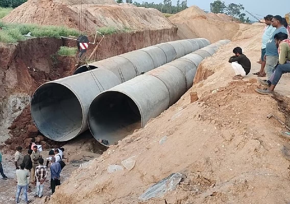 Landslide Claims Life of Worker in Yettinahole Project Work