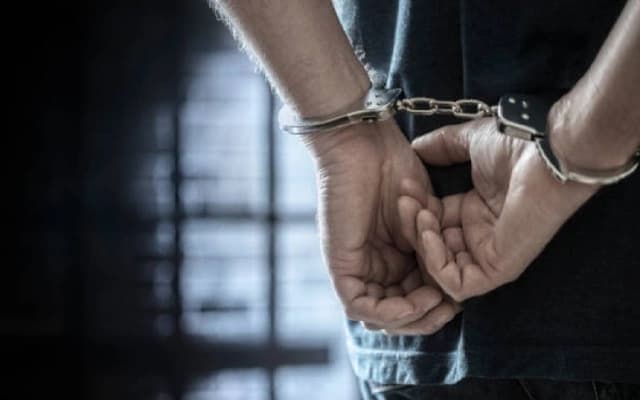 Gang Member Arrested for Impersonating Police Officer and Cheating People