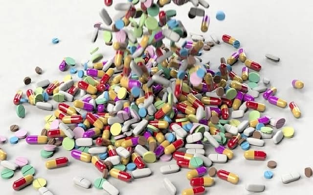 Lokayukta Raids MIMS Pharmacy, Uncovers Cartons of Expired Drugs Worth Lakhs